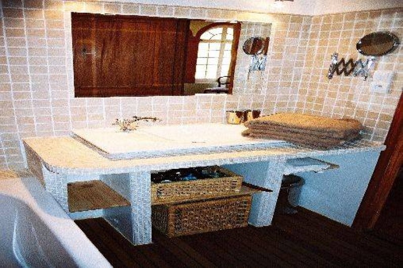 Location de vacances - Villa à Hyères - SALLE DE BAIN AVEC WC