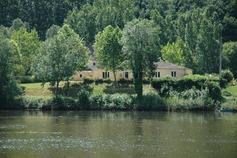 Location de vacances - Gîte à Badefols-sur-Dordogne - Gîtes Rêve de rive vus depuis la rivière
