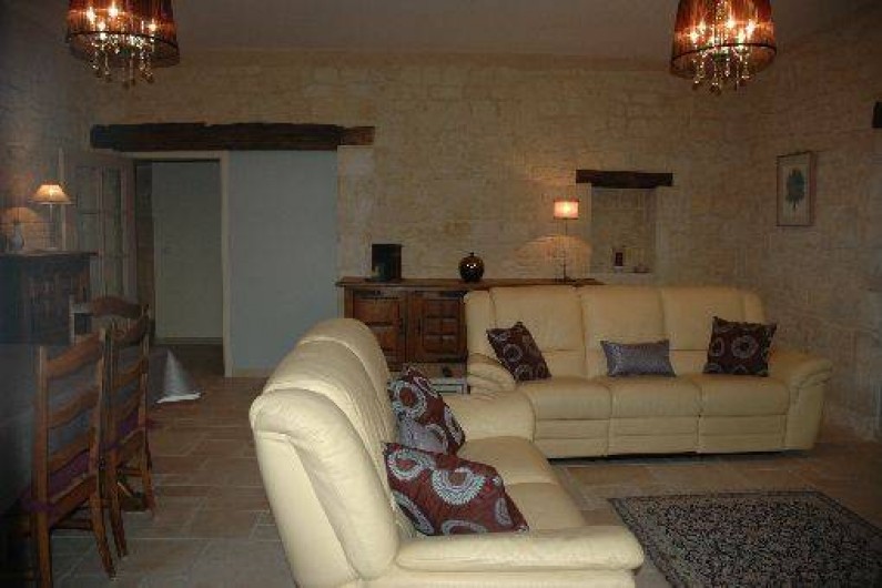 Location de vacances - Gîte à Badefols-sur-Dordogne - Salon salle à manger de LA TOUR
