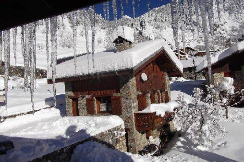 Location de vacances - Chalet à Champagny-en-Vanoise - Chalet en hiver vu depuis notre maison