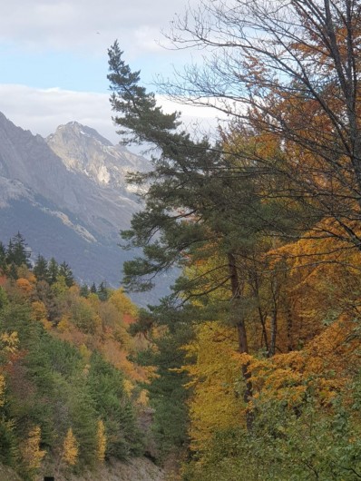Location de vacances - Appartement à Valmeinier 1800 - vue panoramique automne