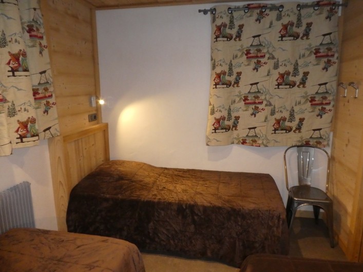 Location de vacances - Appartement à Méribel - Triolets - chambre 3 lits simples