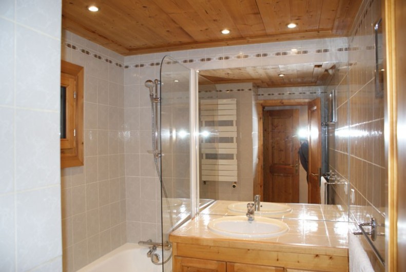 Location de vacances - Appartement à Méribel - Fougères 1 - Salle de bain