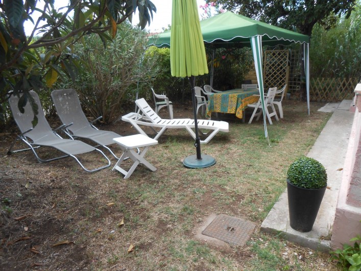 Location de vacances - Gîte à Vidauban - coin repas extérieur