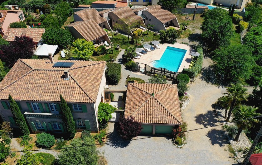 Location de vacances - Chambre d'hôtes à Saint-Jean-de-Fos - La propriété vue du ciel