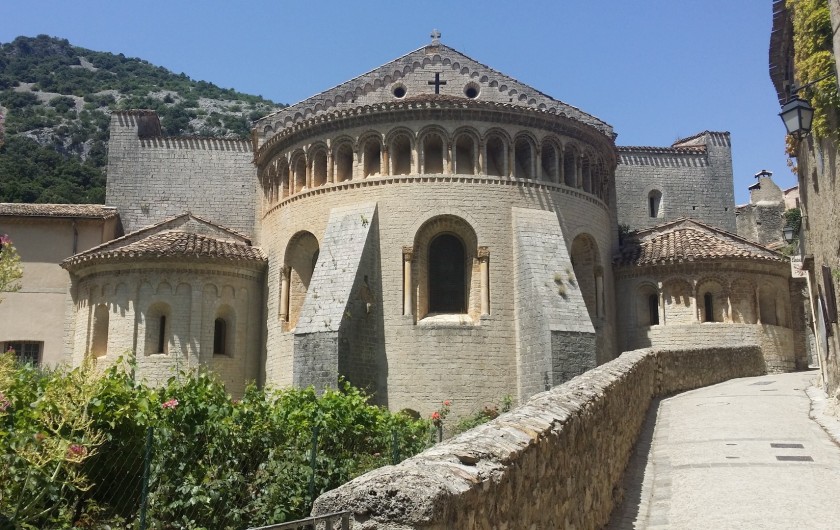 Location de vacances - Chambre d'hôtes à Saint-Jean-de-Fos - Abbaye de Gellone à Saint Guilhem le désert