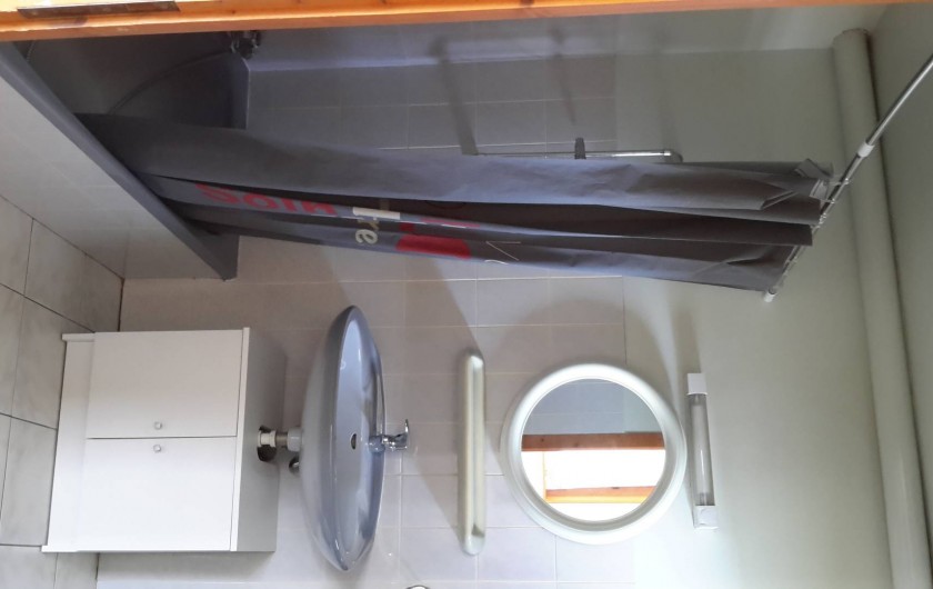 Location de vacances - Chalet à Taninges - MONT-CALY N°2 Salle de bain (toilettes à l'intérieur)