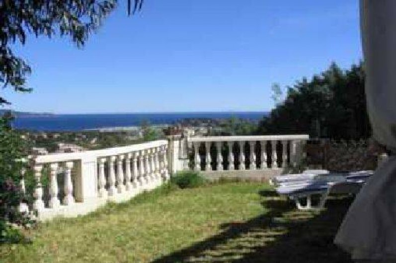 Location de vacances - Appartement à Cavalaire-sur-Mer - Pelouse location