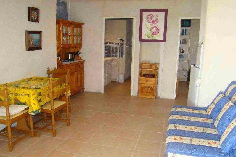 Location de vacances - Appartement à Cavalaire-sur-Mer - Salon appartement azur