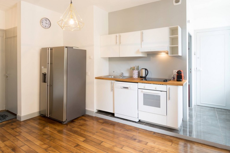 Location de vacances - Appartement à Charleville-Mézières - Bouilloire et grille-pain sont mis à disposition également