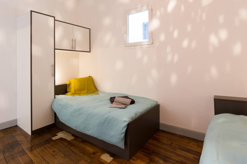 Location de vacances - Appartement à Charleville-Mézières - Chambre des jumeaux avec 2 lits de 90 X 200 cm