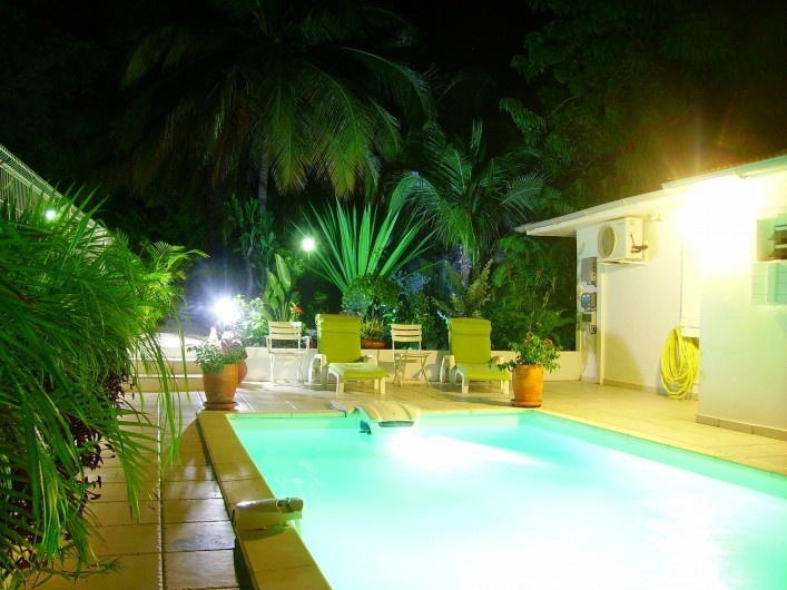 Location de vacances - Villa à Saint-François - Terrasse éclairée en soirée