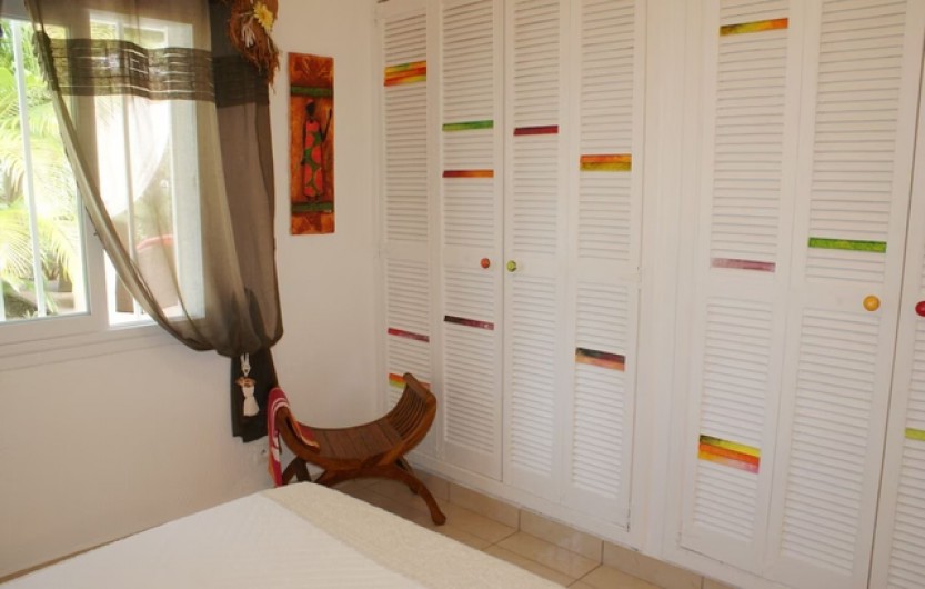 Location de vacances - Villa à Saint-François - Chambre 1 climatisée avec grand lit
