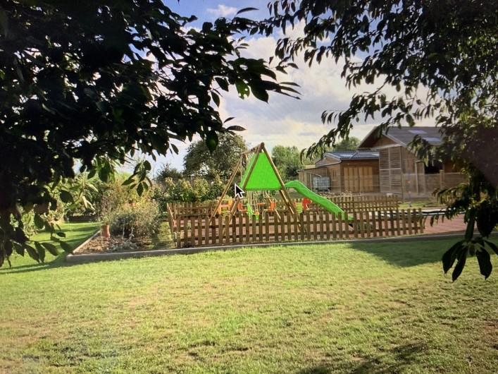 Location de vacances - Gîte à Omiécourt - Aire de jeux dans le jardin commun