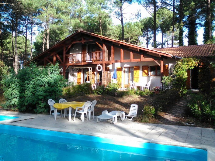 Location de vacances - Villa à Biscarrosse Plage - Maison et Terrasse piscine
