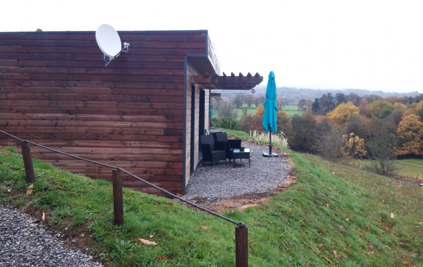 Location de vacances - Chalet à Saint-Sylvestre - Chalet "Le Châtaignier" sous la brume et les couleurs automnales.