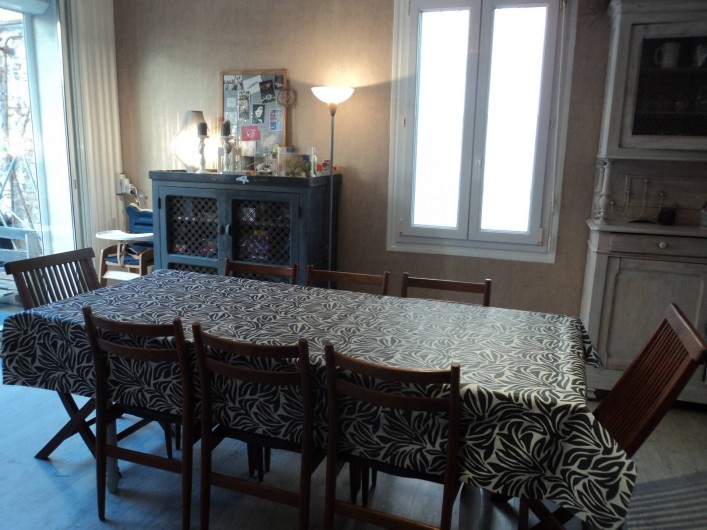 Location de vacances - Maison - Villa à Saint-Laurent-de-la-Salanque - Salle à manger donnant sur le patio