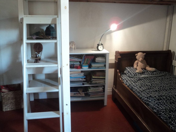 Location de vacances - Maison - Villa à Saint-Laurent-de-la-Salanque - Chambre: 1 lit en 140cm en mezzanine et 1 lit en 90cm