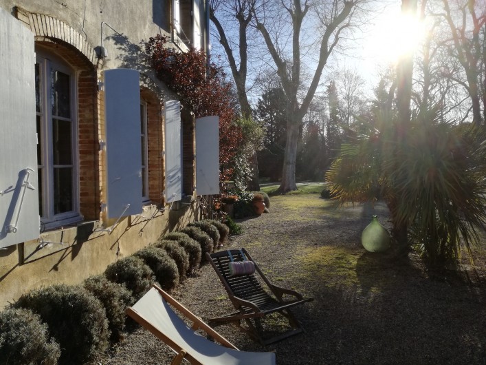 Location de vacances - Mas à Loupia - Lever du jour devant la maison