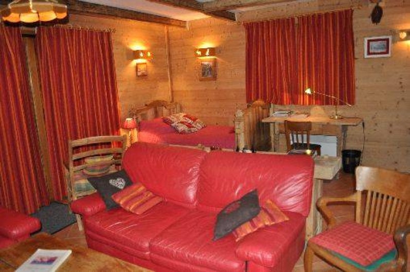 Location de vacances - Chalet à Saint-Jean-d'Arves - salon 1er étage