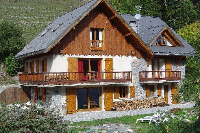 Location de vacances - Chalet à Saint-Jean-d'Arves - chalet en été