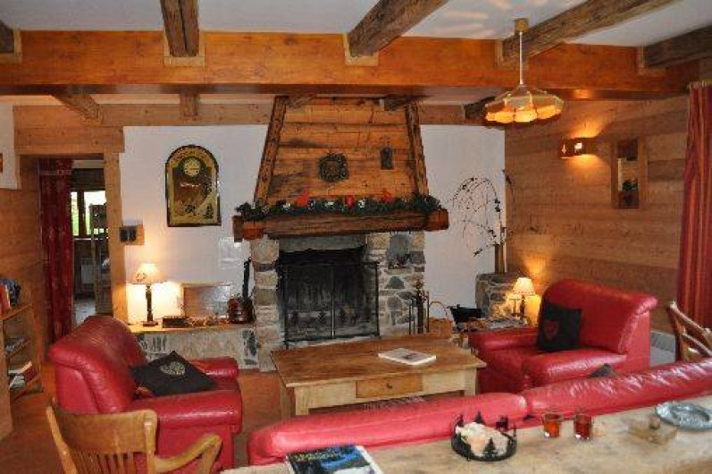 Location de vacances - Chalet à Saint-Jean-d'Arves - cheminée au 1er étage