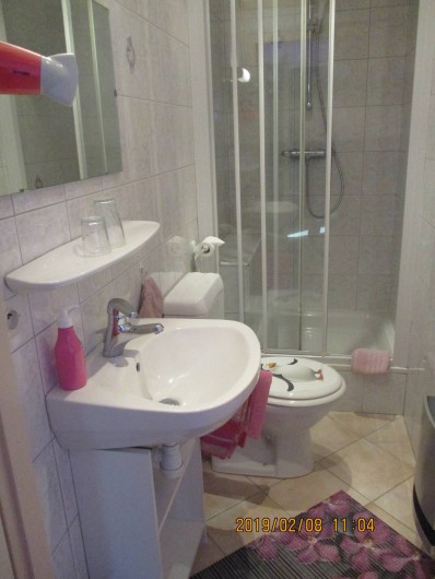 Location de vacances - Chambre d'hôtes à Eguisheim - Sa  salle de  bain