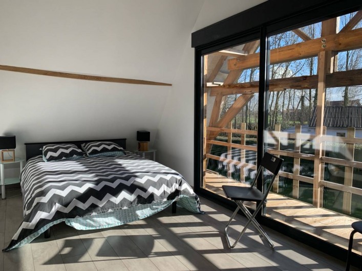 Location de vacances - Gîte à Helfaut - chambre triple  gite " le petit bois" avec balcon + salle de douche et WC