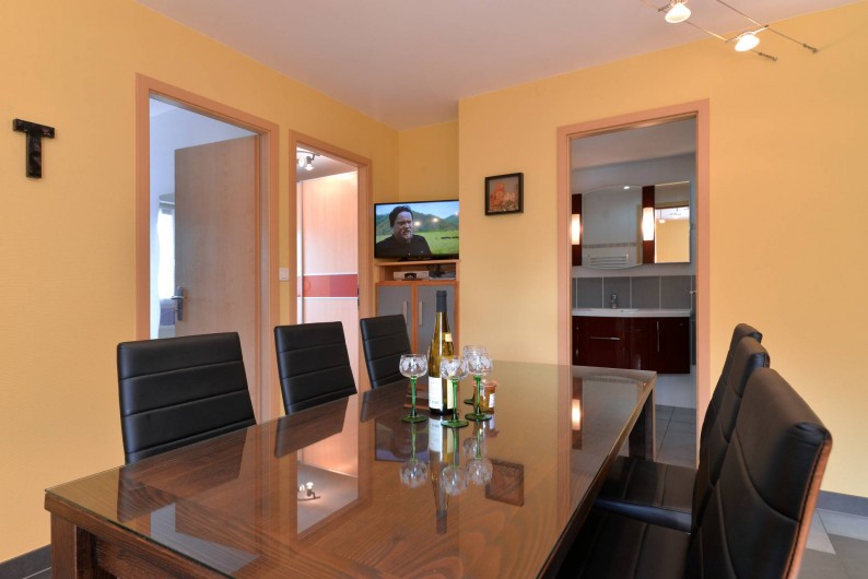 Location de vacances - Gîte à Logelheim - Cuisine et sa TV