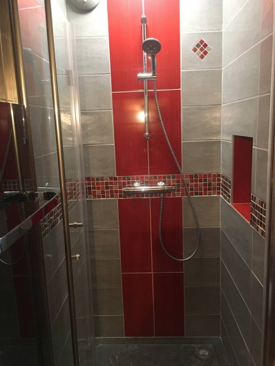 Location de vacances - Chalet à Bolquère - La salle d'eau privative des Sapinettes