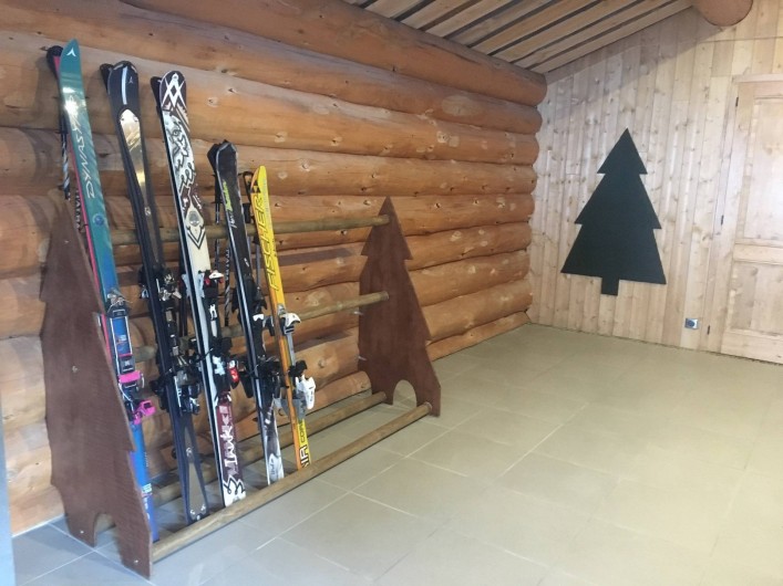 Location de vacances - Chalet à Bolquère - Le râtelier à skis