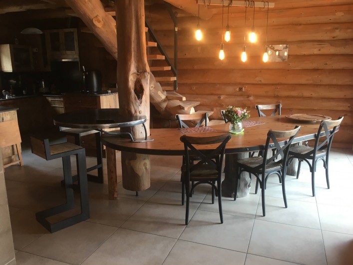 Location de vacances - Chalet à Bolquère - Une table sur-mesure
