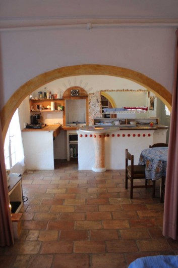 Location de vacances - Mas à Sainte-Maxime - la cuisine - salle à manger