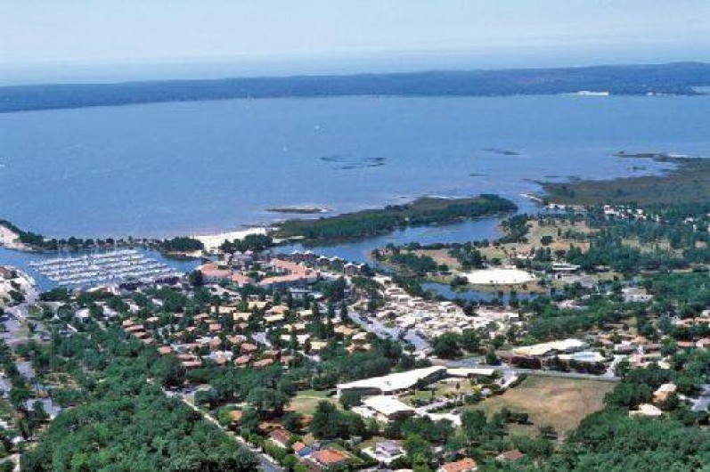 Location de vacances - Maison - Villa à Hourtin - Vue aérienne Hourtin Port - Lac Hourtin-carcans - Les Cottages d'Hourtin***
