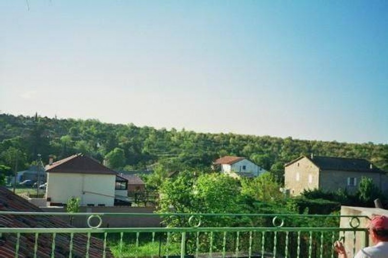 Location de vacances - Mas à Saint-Paul-le-Jeune - vue de la terrasse  (acces par la cuisine )