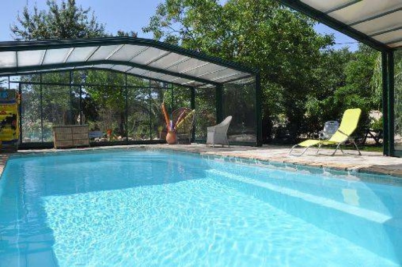 Location de vacances - Chambre d'hôtes à Cuers - piscine découverte par beau temps