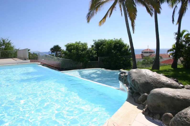 Location de vacances - Villa à Saint-Gilles les Bains - La piscine à débordement