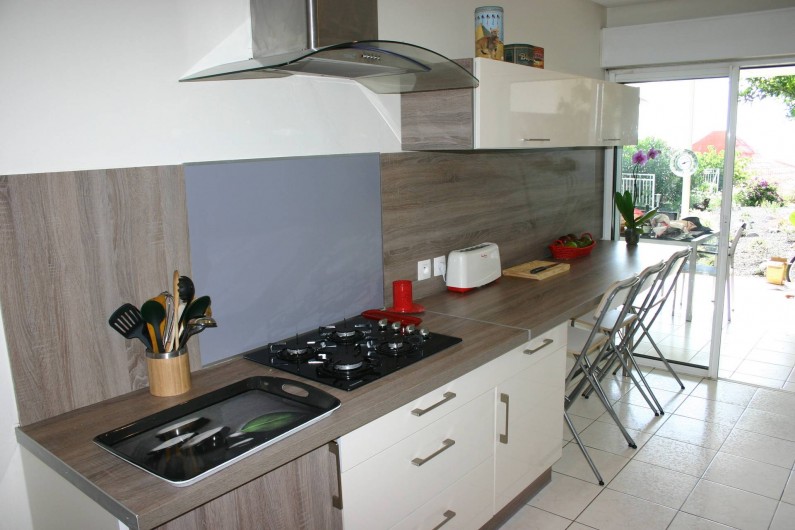 Location de vacances - Villa à Saint-Gilles les Bains - La cuisine vue mer