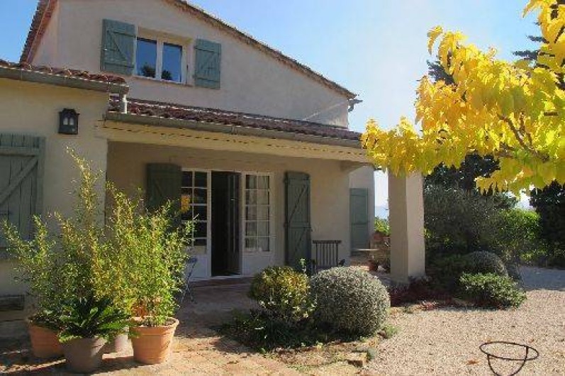 Location de vacances - Gîte à Le Beausset - le gîte dans son écrin de verdure
