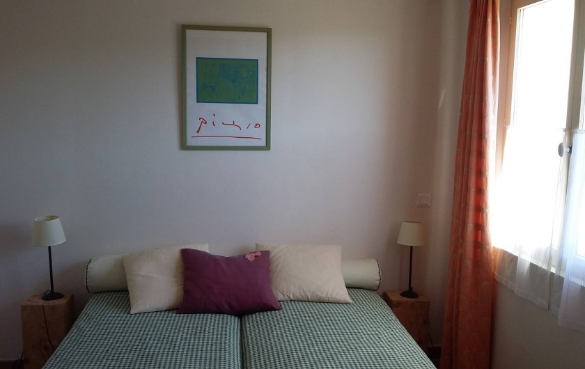 Location de vacances - Gîte à Le Beausset - la deuxième chambre avec douche et double lavabo  et WC séparé