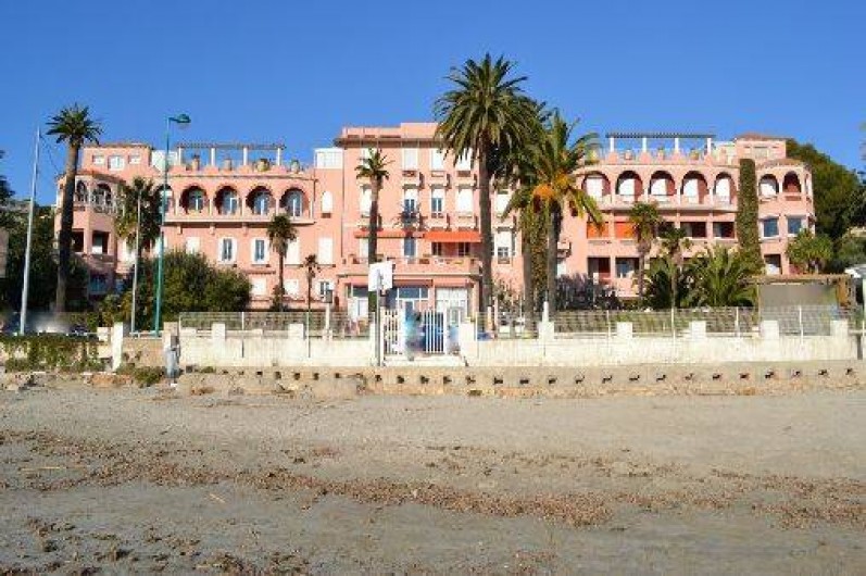 Location de vacances - Studio à Bandol - La Résidence le Solarium privé et la Plage