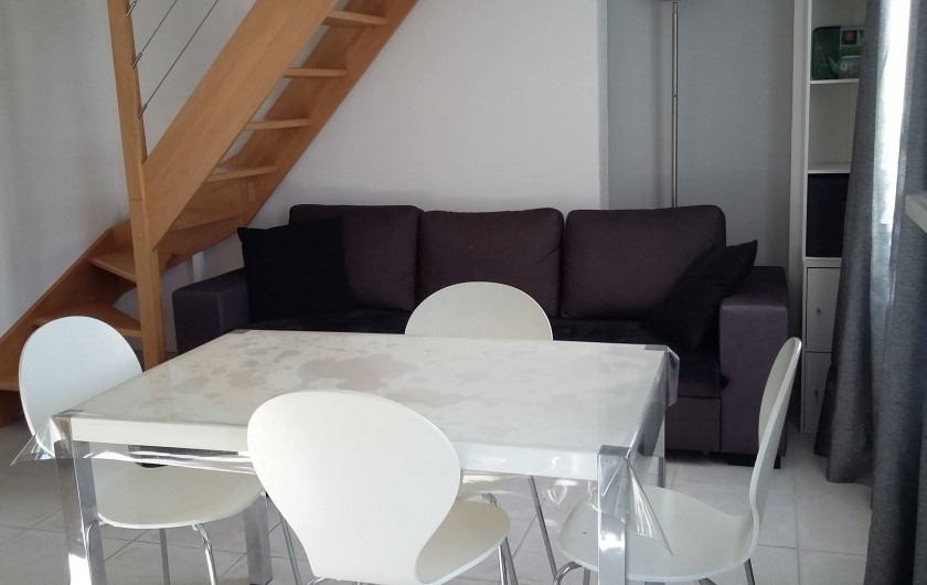 Location de vacances - Gîte à Manosque - Pour monter à la chambre  escalier sécurisé quart tournant