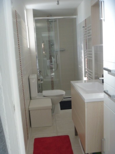 Location de vacances - Gîte à Manosque - Salle d'eau avec douche à l'italienne