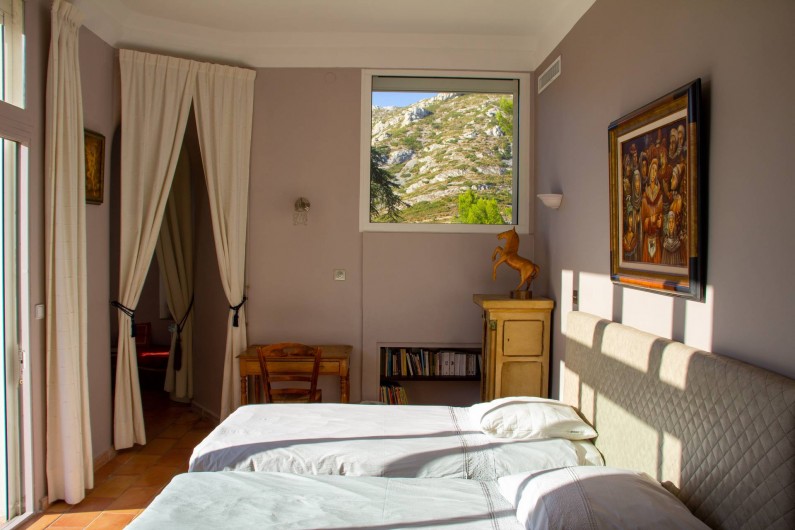 Location de vacances - Villa à Marseille - La chambre Ratonneau de plein pied