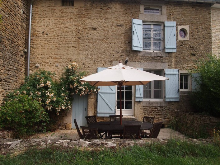 Location de vacances - Gîte à Chantraines - Terrasse, donne sur le jardin