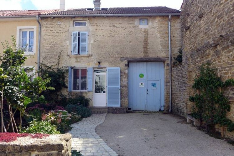 Location de vacances - Gîte à Chantraines - Facade de la maison