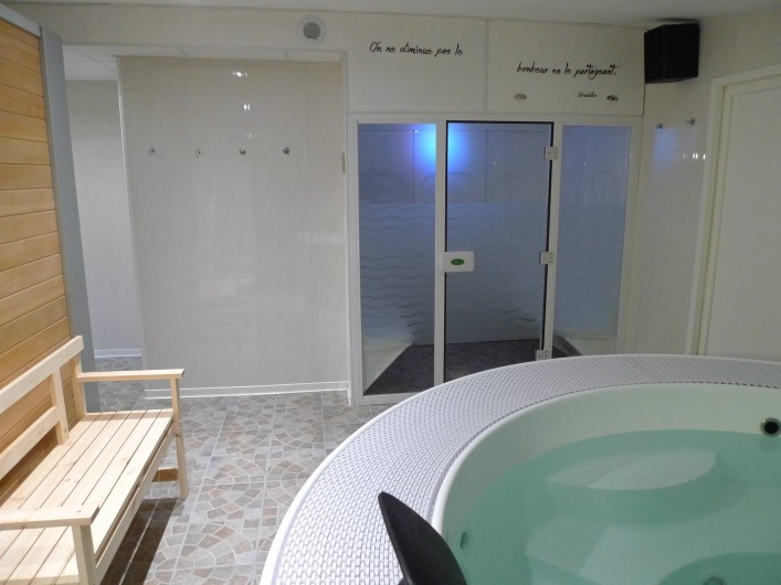 Location de vacances - Studio à Saint-Malo - l'espace jacuzzi et hammam