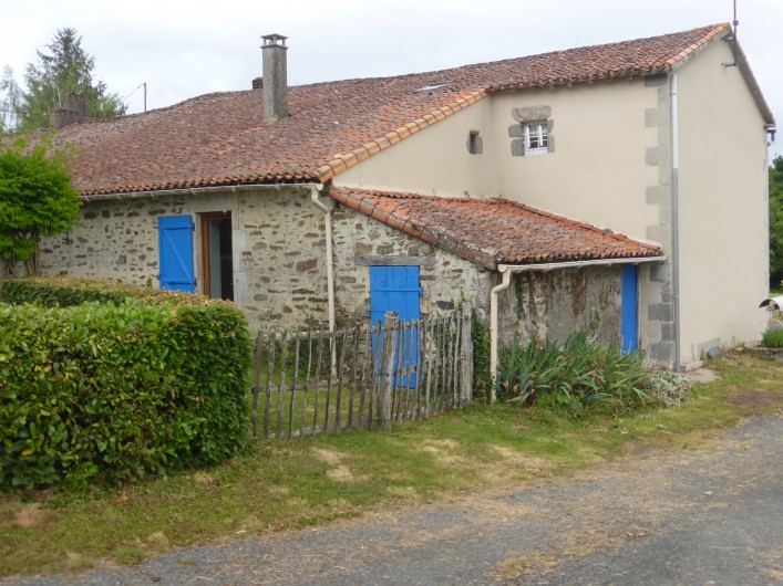 Location de vacances - Maison - Villa à Moncoutant-sur-Sèvre - Gîte vue arrière