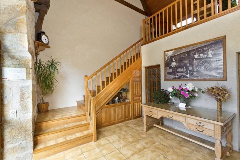 Location de vacances - Gîte à Loubressac - Entrée du gîte (ancien hôtel, 2 étoiles)