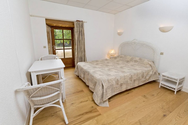 Location de vacances - Gîte à Loubressac - Chambre au rez de chaussée.